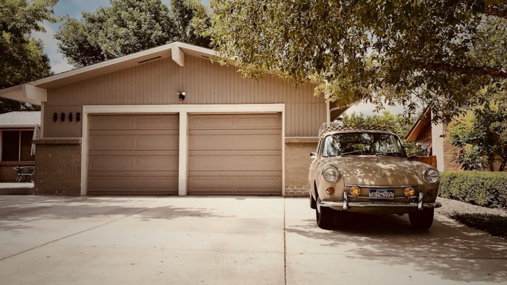 how to choose the right garage door for your home